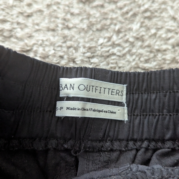Urban Outfitters Black Cargo Pants - Picture 5 of 6
